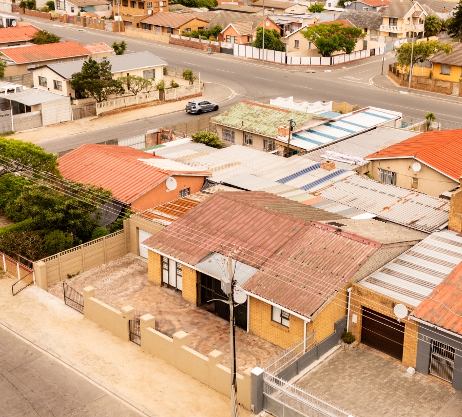 3 Bedroom Property for Sale in Uitsig Western Cape